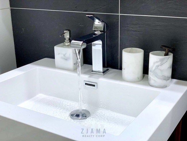 Foto del edificio - 25 E 19th St