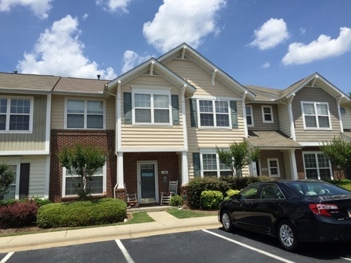 Foto principal - A Cozy 2bedroom Town home in Fort Mill