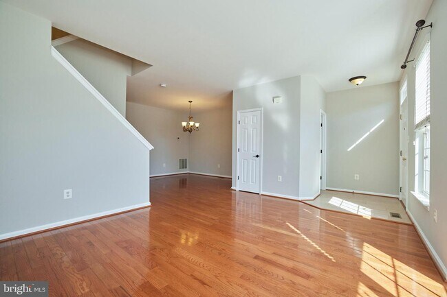 Building Photo - 20929 Glenburn Terrace