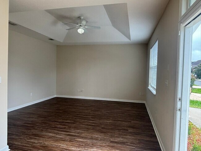 Foto del edificio - 1688 Corey Wood Cir