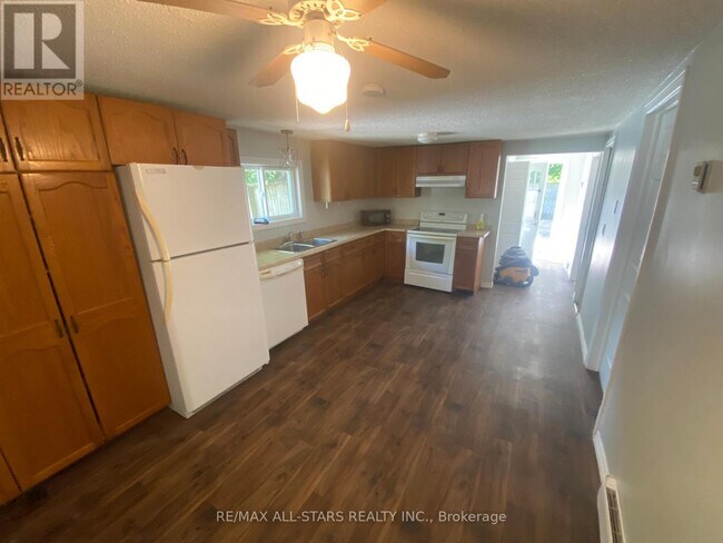 Building Photo - 8 Jackie Ln