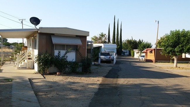 Foto del edificio - Porterville Mobile Village