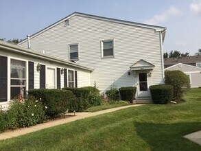 Building Photo - 304 Creekside Dr