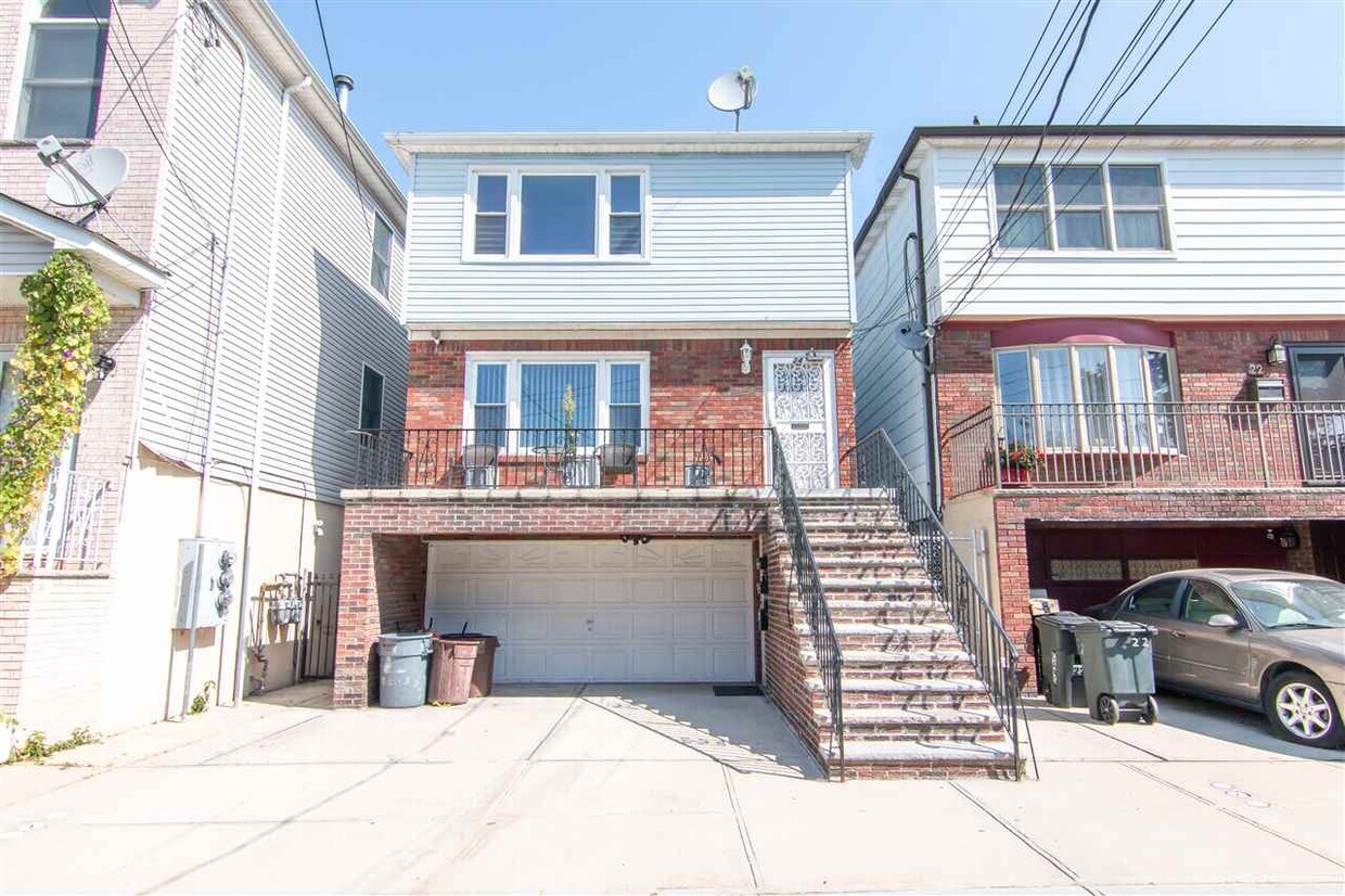 Primary Photo - 24 Trenton St