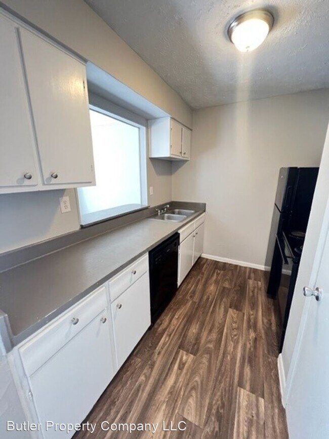 Building Photo - 2 br, 1 bath House - 3237 S Staples St Apt 4
