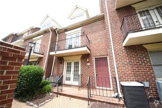 Building Photo - 20 Academy Ln