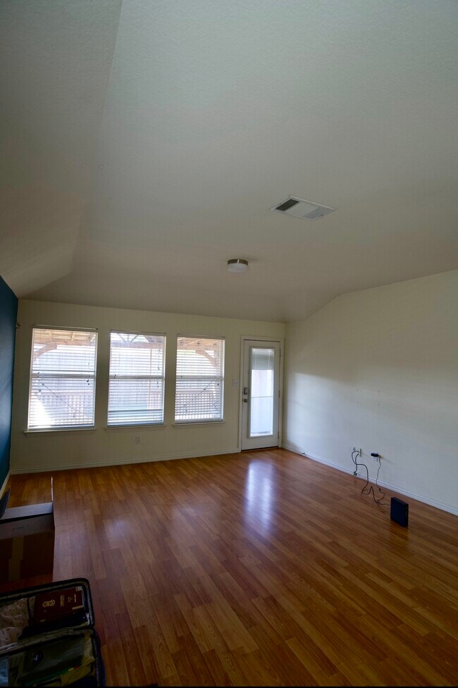 Segunda sala de estar - 3608 Cottonwood Rd