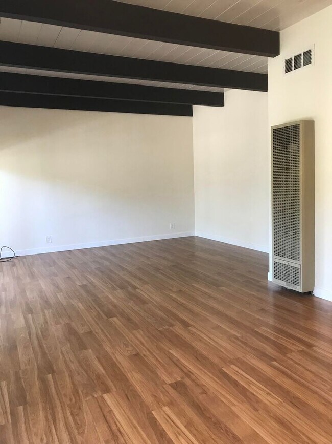 Foto del edificio - Tranquil and Remodeled 2BR/1BA Updated Uni...