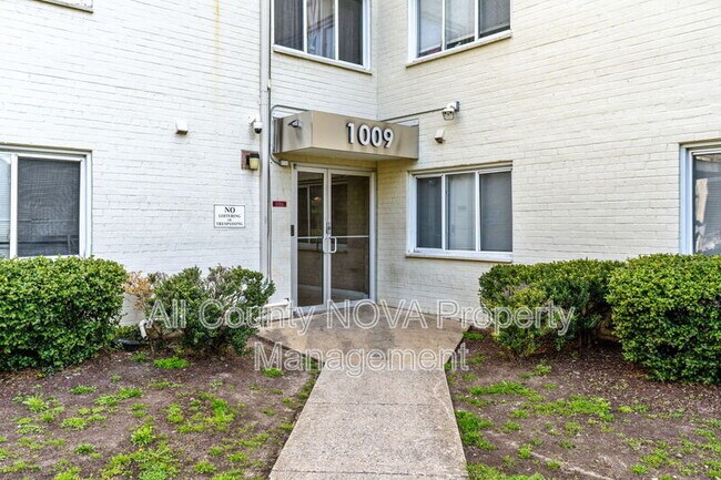 Foto del edificio - 1009 Chillum Rd