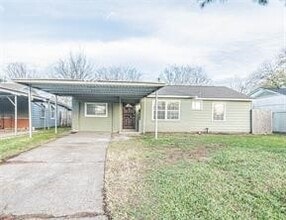 Building Photo - 10409 Chesterfield Dr