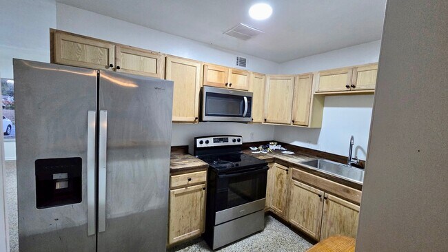 Foto del edificio - 512 Sandra Ave