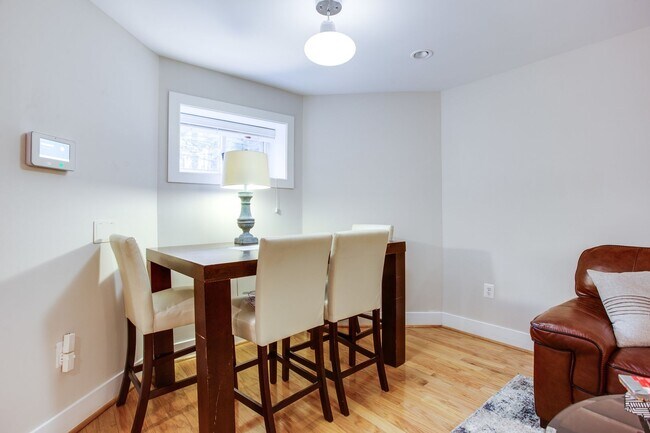 Foto del edificio - Cozy 1 Bedroom Apartment in Bloomingdale!