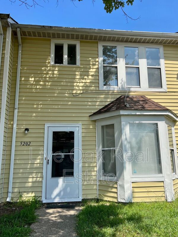 Primary Photo - 5202 Richard Rd