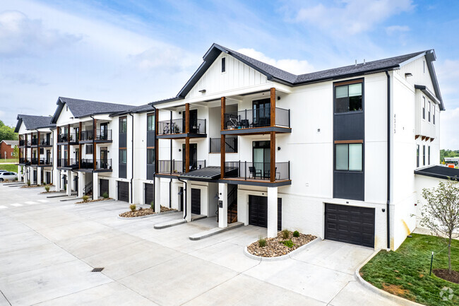 Building Photo - The Flats at Westbury