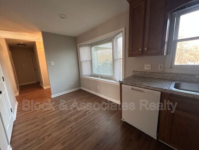 Foto del edificio - 928 Chatfield Dr