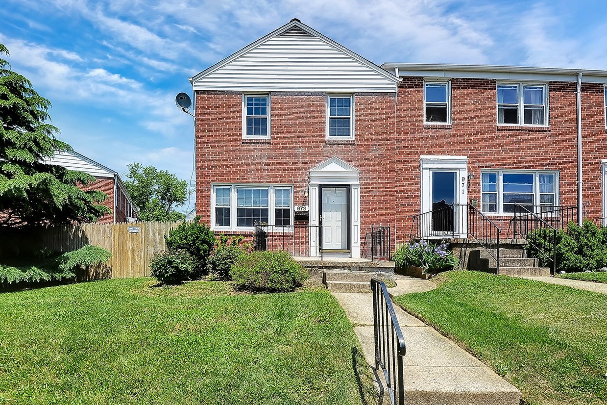 Primary Photo - 973 Radcliffe Rd