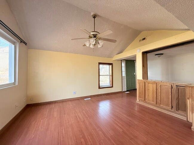 Building Photo - 155 N Lay Ave