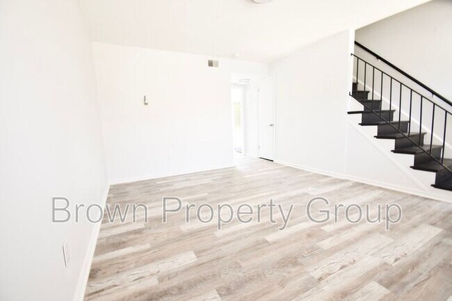 Building Photo - 2113 Grand Prix Dr