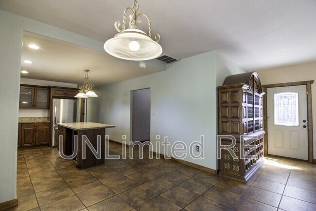 Foto del edificio - 6580 N Haven Ln