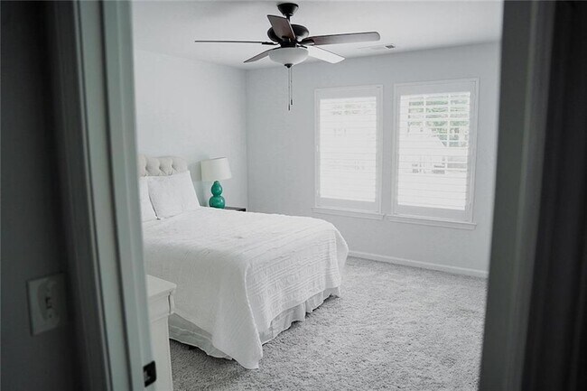 Foto del edificio - 5130 Twin Oak Drive NE