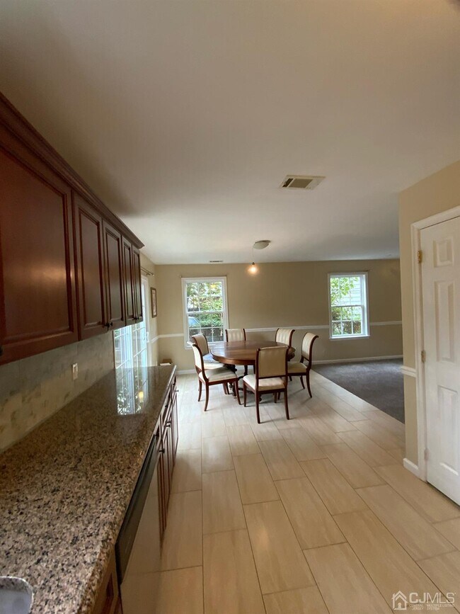 617 Roosevelt Ave Unit 617, Carteret, NJ 07008 Apartments in Carteret