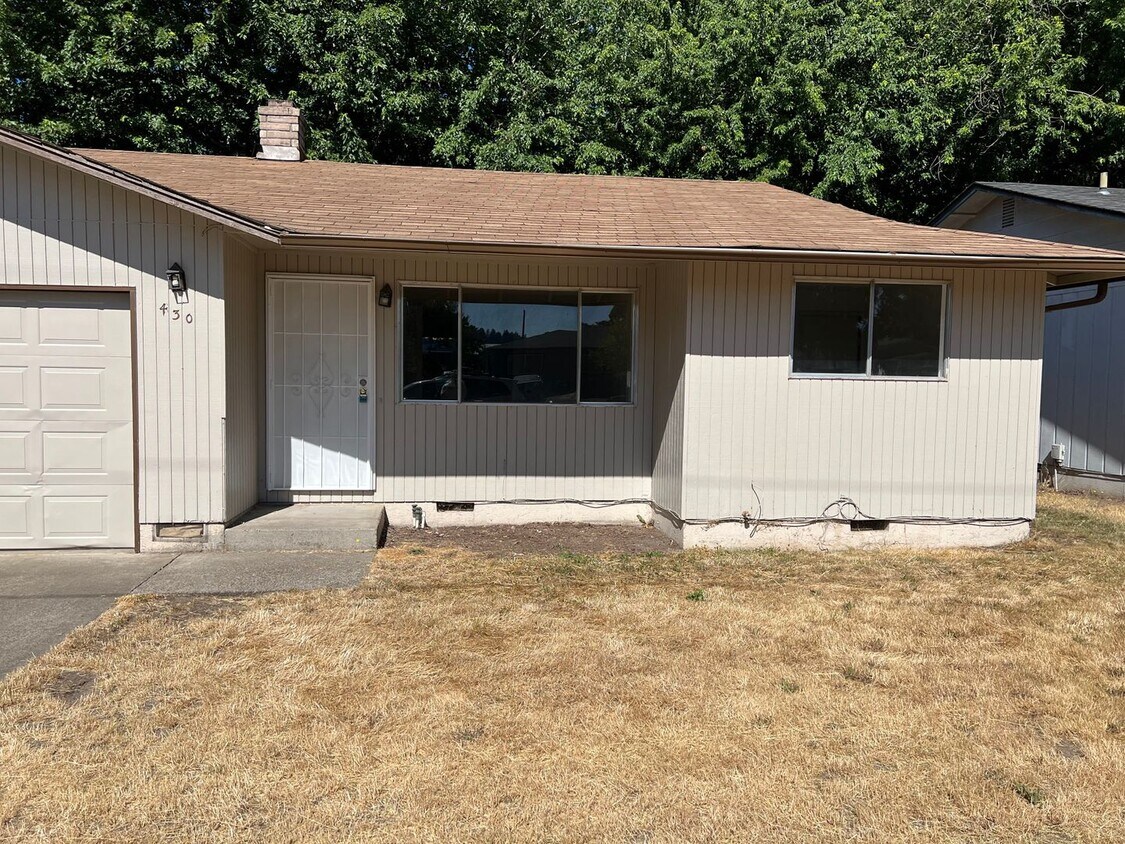 Foto principal - 2 Bedroom 1 Bathroom Duplex in Springfield