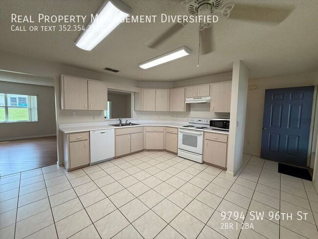 Foto del edificio - 9794 SW 96th St