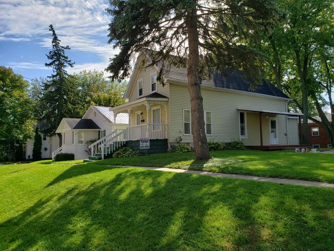Foto del edificio - 611 Cedar St