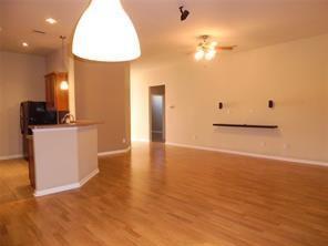 Foto del edificio - 21139 Kirkland Woods Dr