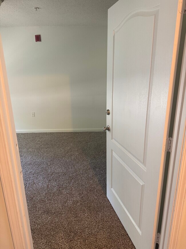 Dormitorio a la derecha - 3000 S Adams St