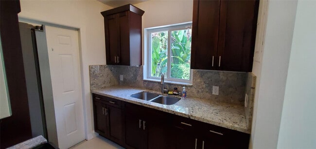 Foto del edificio - 1304 NE 16th Ave