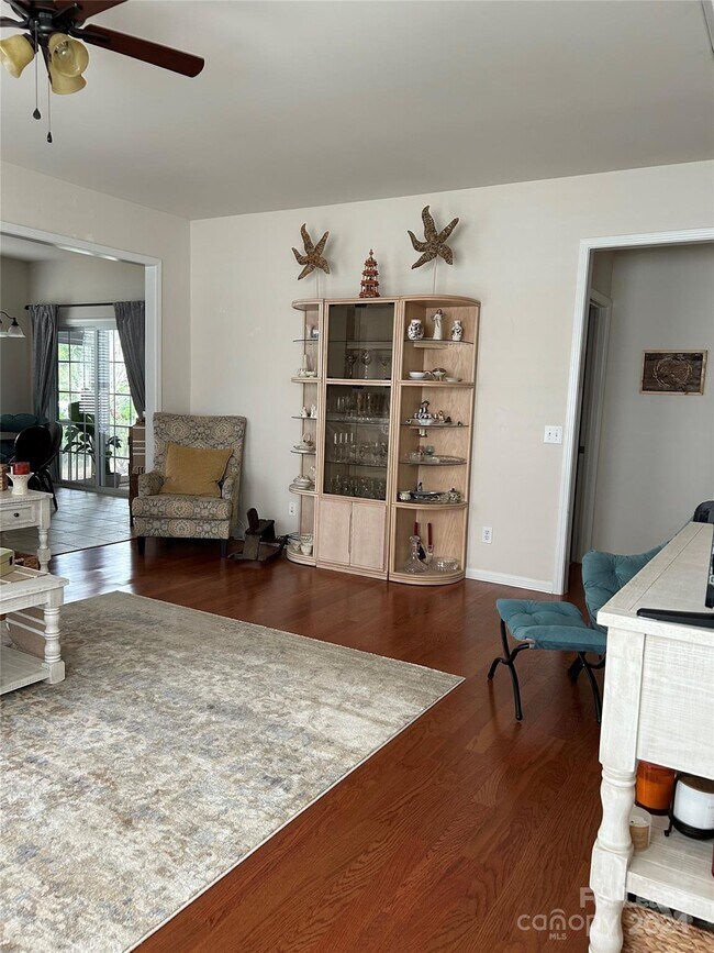 Foto del edificio - 2003 White Cedar Ln