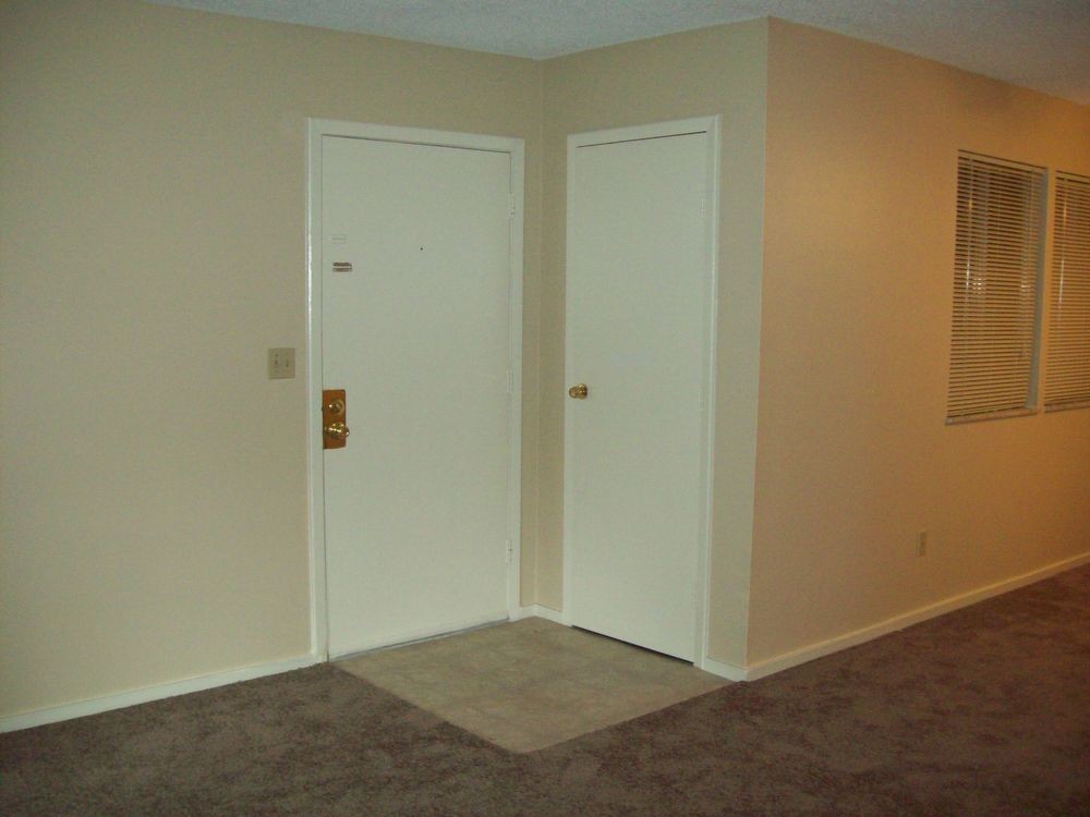 Primary Photo - 2/2 in The Oaks PENDING LEASE