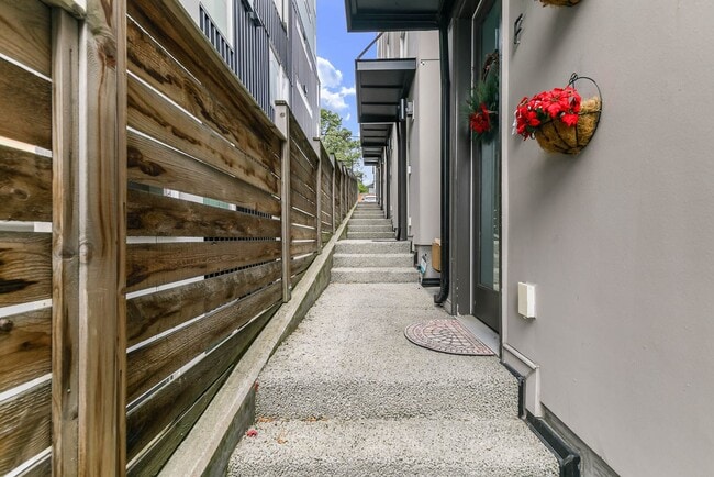 Photo - 3078 SW Avalon Way Townhome