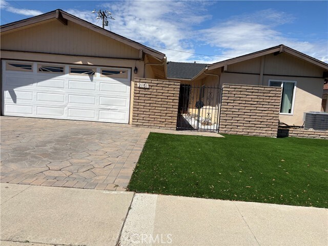 Foto del edificio - 2151 Johnson Ct