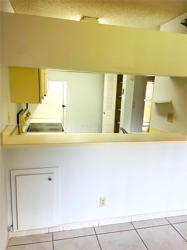 Building Photo - 13904 SW 90th Terrace