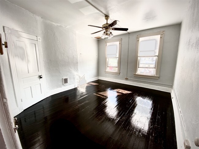 Master Bedroom - 3002 Brighton St