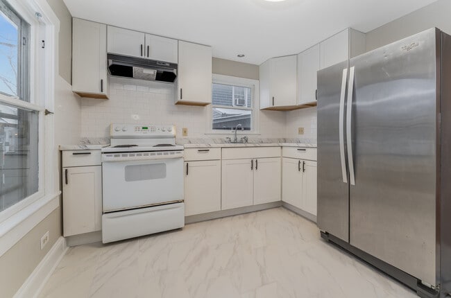 Building Photo - 22 Park Ave