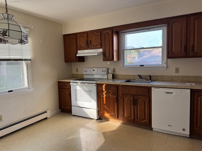 Building Photo - 17 Intervale Ave