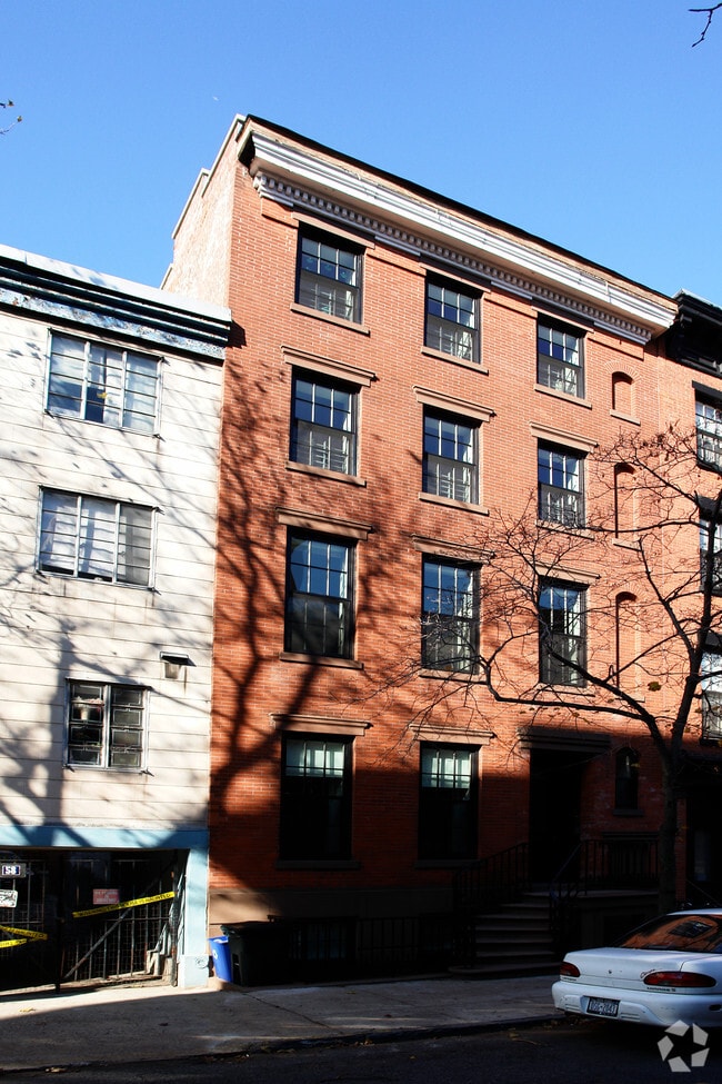 Building Photo - 54 Hicks St