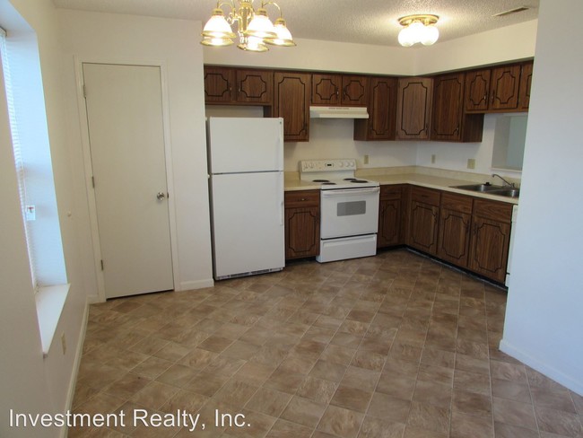 Building Photo - 1-100 Faulkner Cir