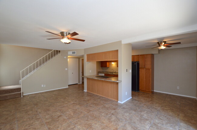 Building Photo - Great 2 bedroom and 1.5 bath in Mesa!