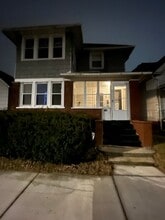 Building Photo - 154 Austin St