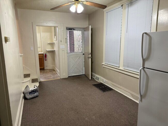 Building Photo - 849 Highland Ave