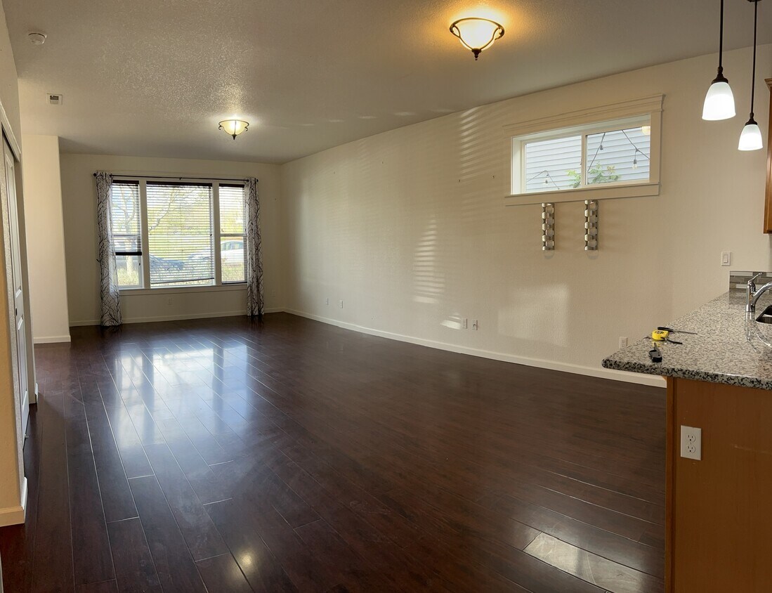 Foto principal - 13500 SE Steele St