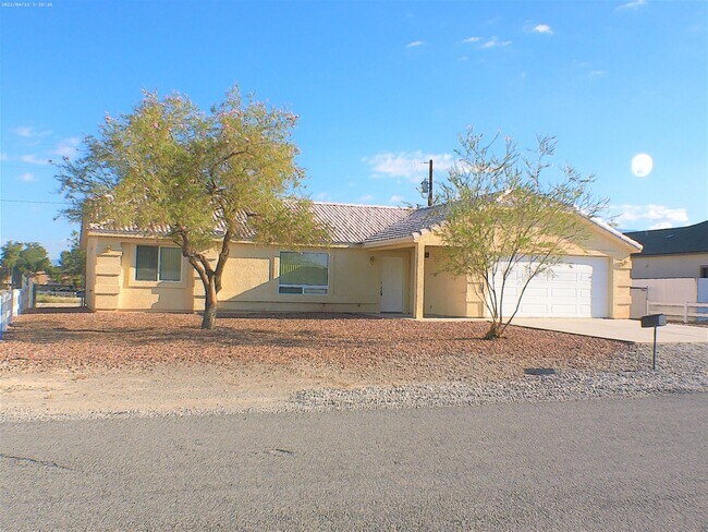 Building Photo - 960 Lone Pine Rd