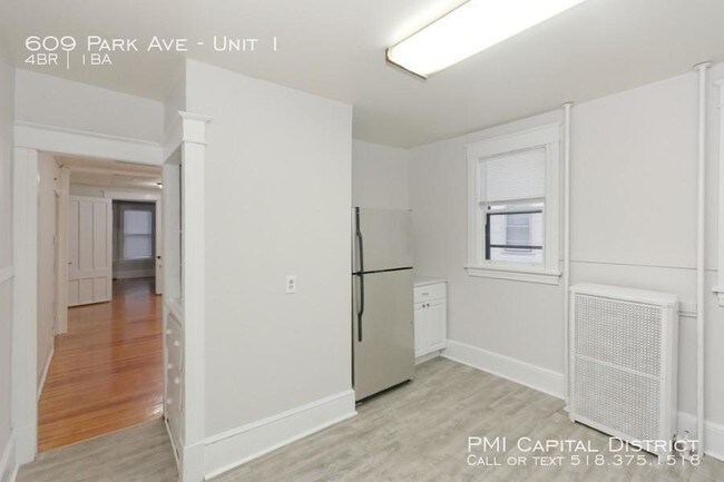 Building Photo - 4 bedroom in Albany NY 12208