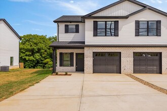 Building Photo - 546 Gray Station Rd