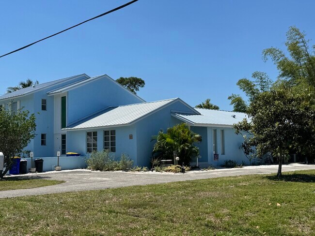Foto del edificio - 4607 SE Binnacle Way