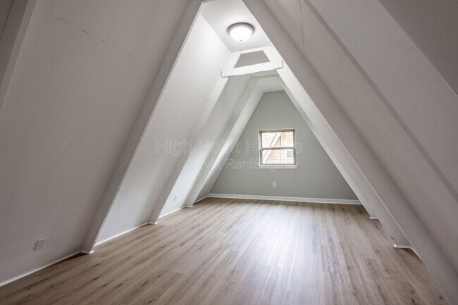 Building Photo - 90 Park St